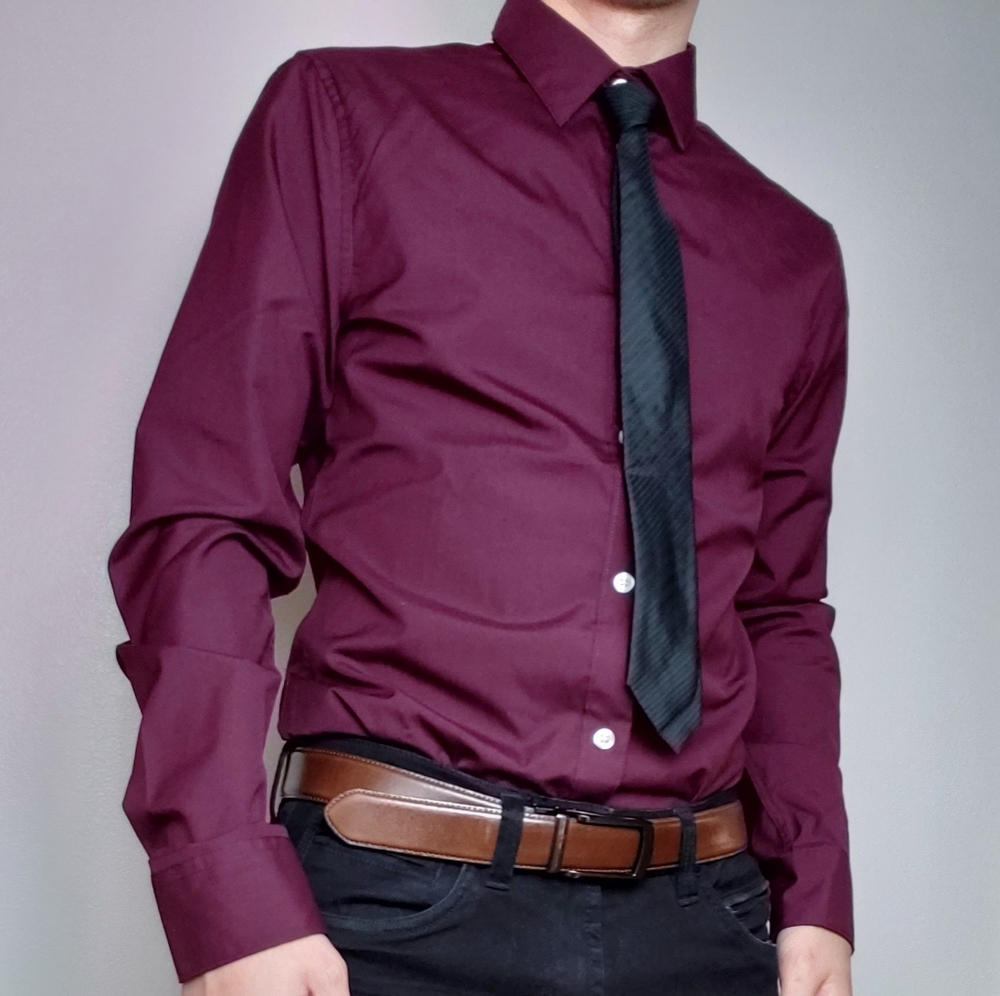 NWT H&M BURGUNDY SLIM FIT LONG SLEEVE BUTTON UP